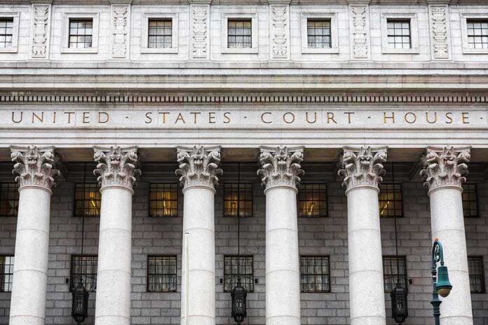 shutterstock_425197420-1 United States courthouse facade with Corinthian columns
